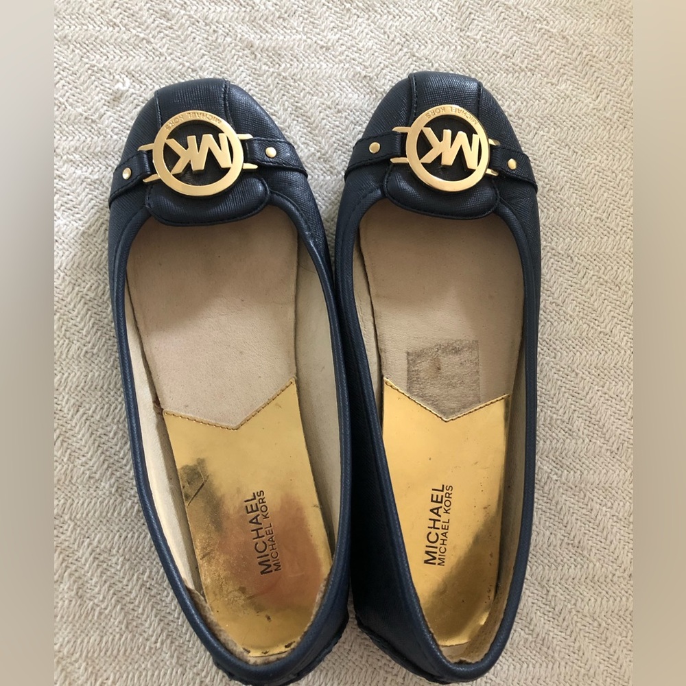 Michael kors navy flats -7.5 wide good condition